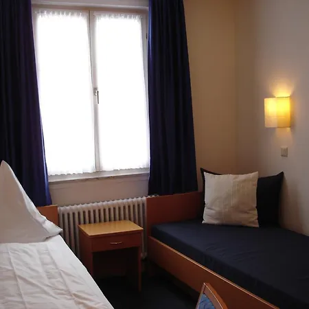 Ξενοδοχείο Rhein-hotel 2*